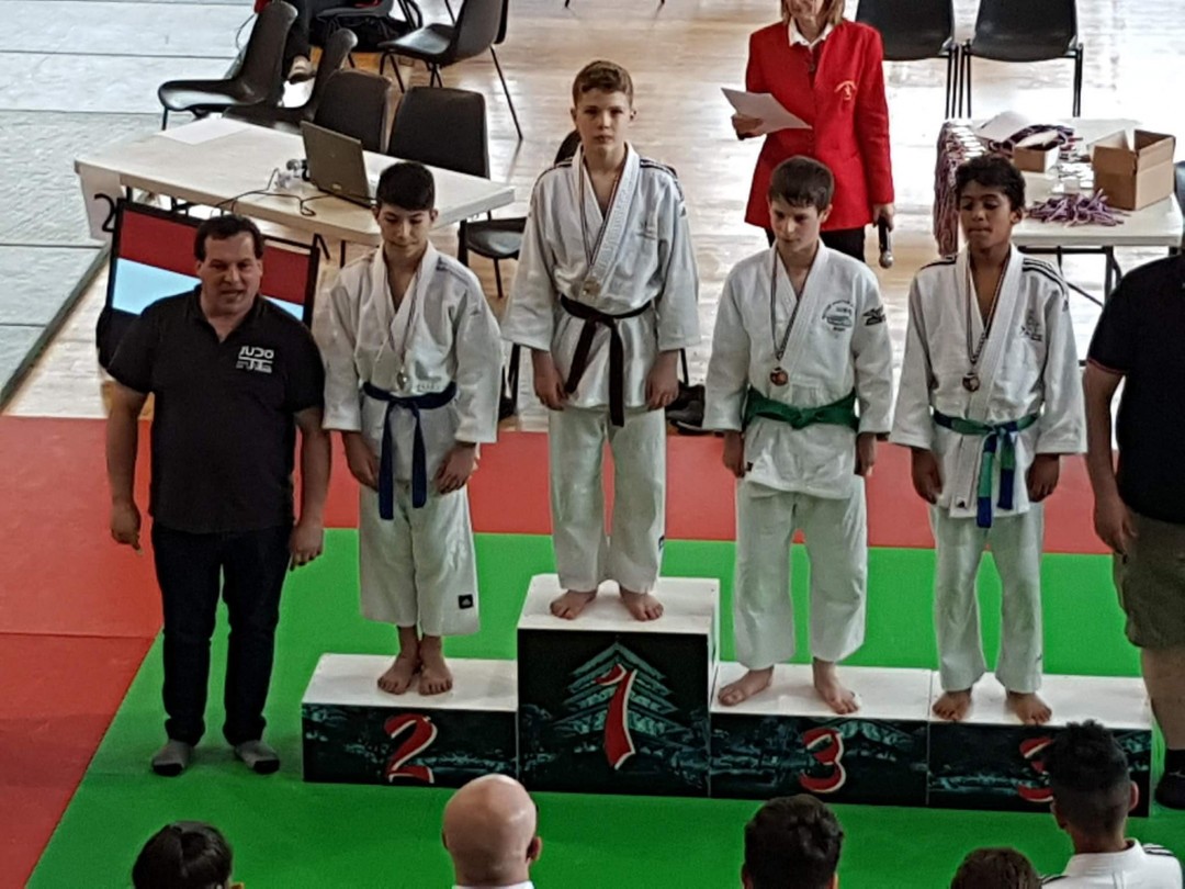 6 couronnais Champions du Poitou-Charentes Minime